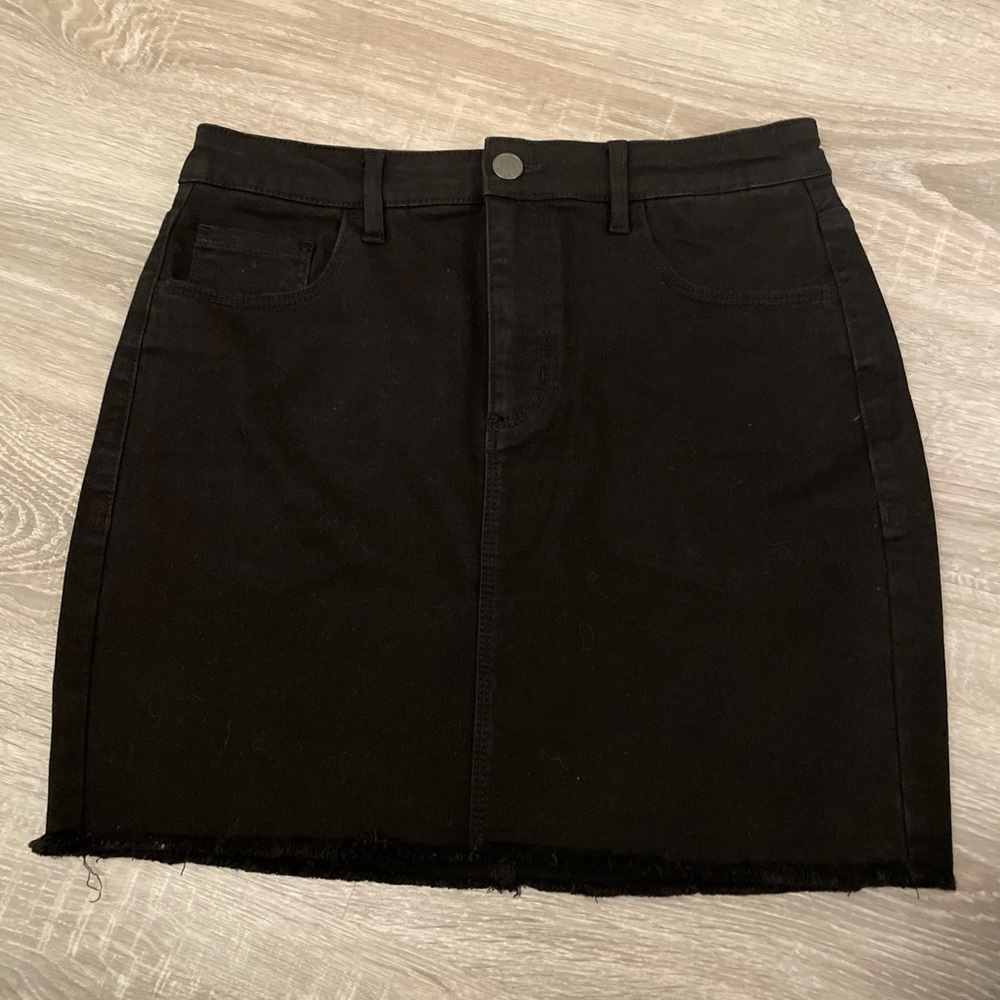 Garage Black Mini Jean Skirt Size Medium BNWOT Has a Zara Look To It